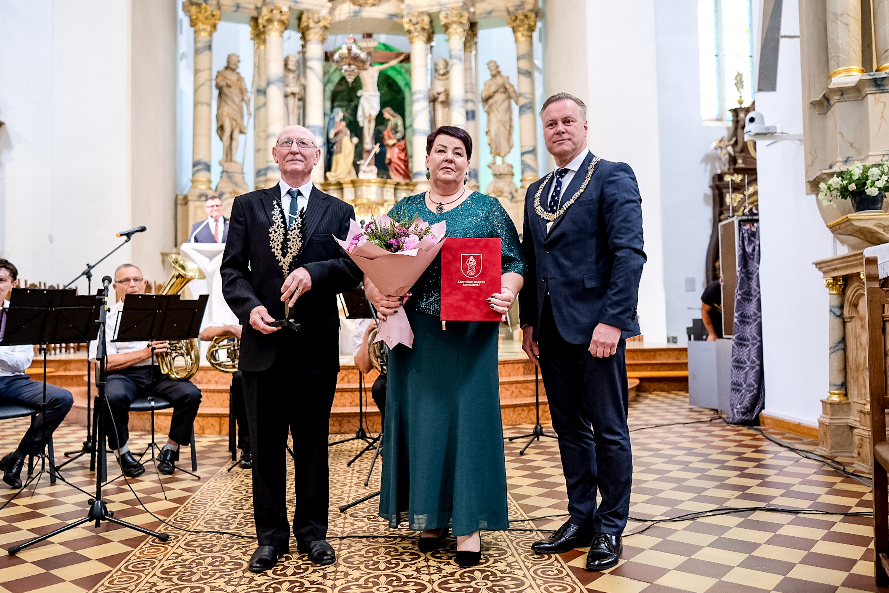 Kretingos rajono Garbės piliečio vardas suteiktas nusipelniusiam istorikui Juliui Kanarskui Kretingos rajono Garbės piliečio vardas suteiktas nusipelniusiam istorikui Juliui Kanarskui