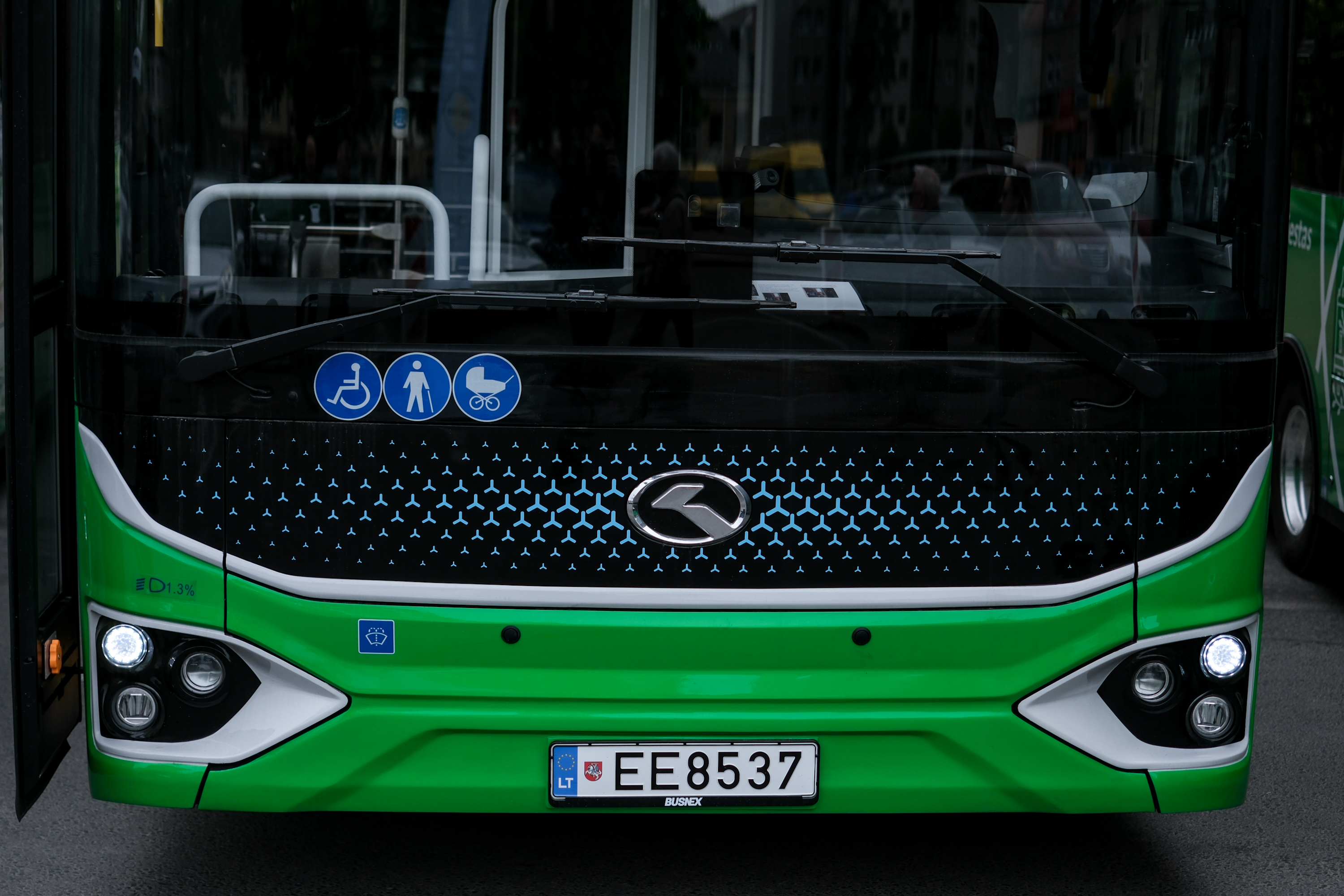 Į Kretingos rajono gatves išrieda 10 naujų elektrinių autobusų Į Kretingos rajono gatves išrieda 10 naujų elektrinių autobusų