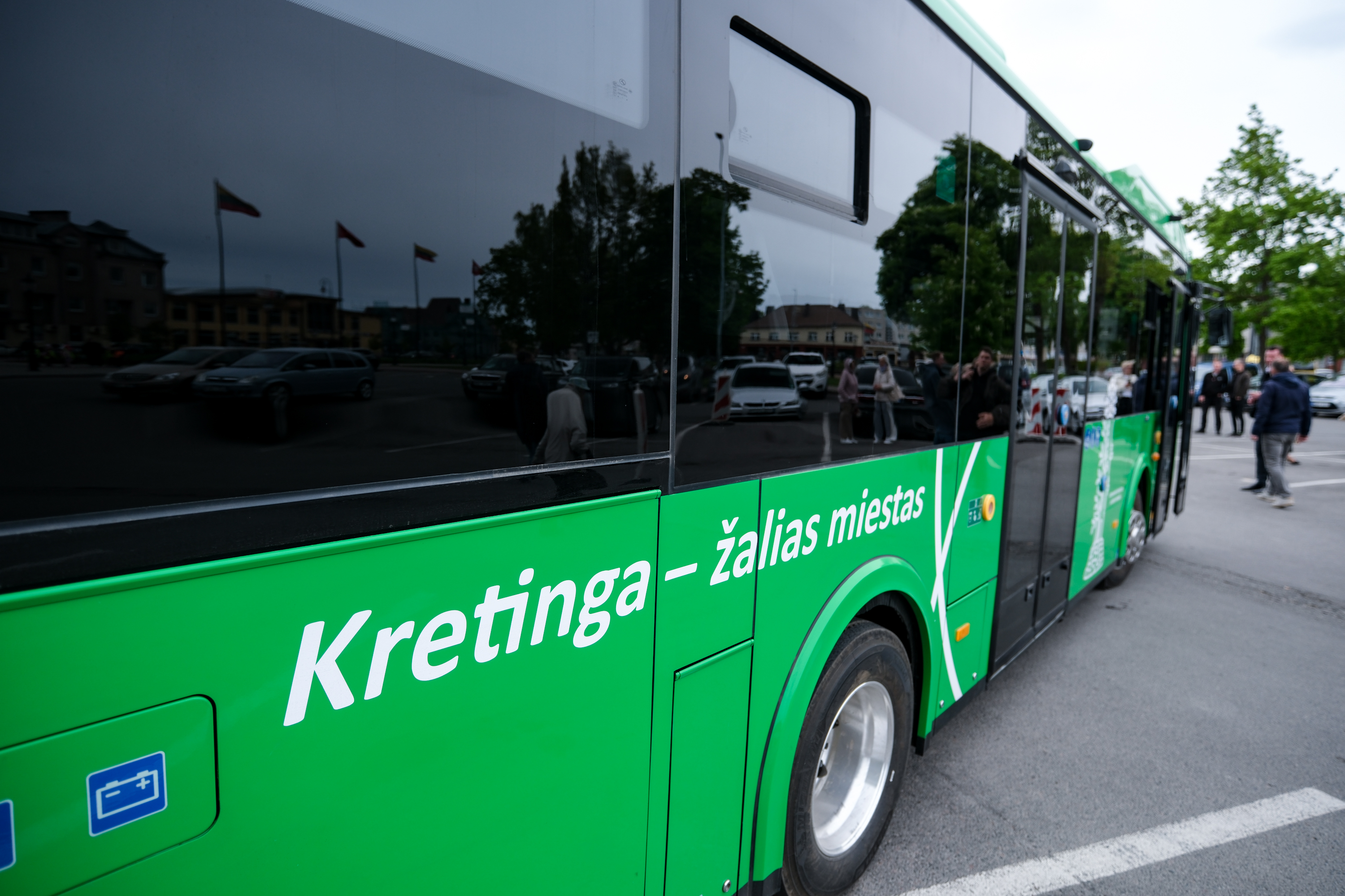 Į Kretingos rajono gatves išrieda 10 naujų elektrinių autobusų Į Kretingos rajono gatves išrieda 10 naujų elektrinių autobusų