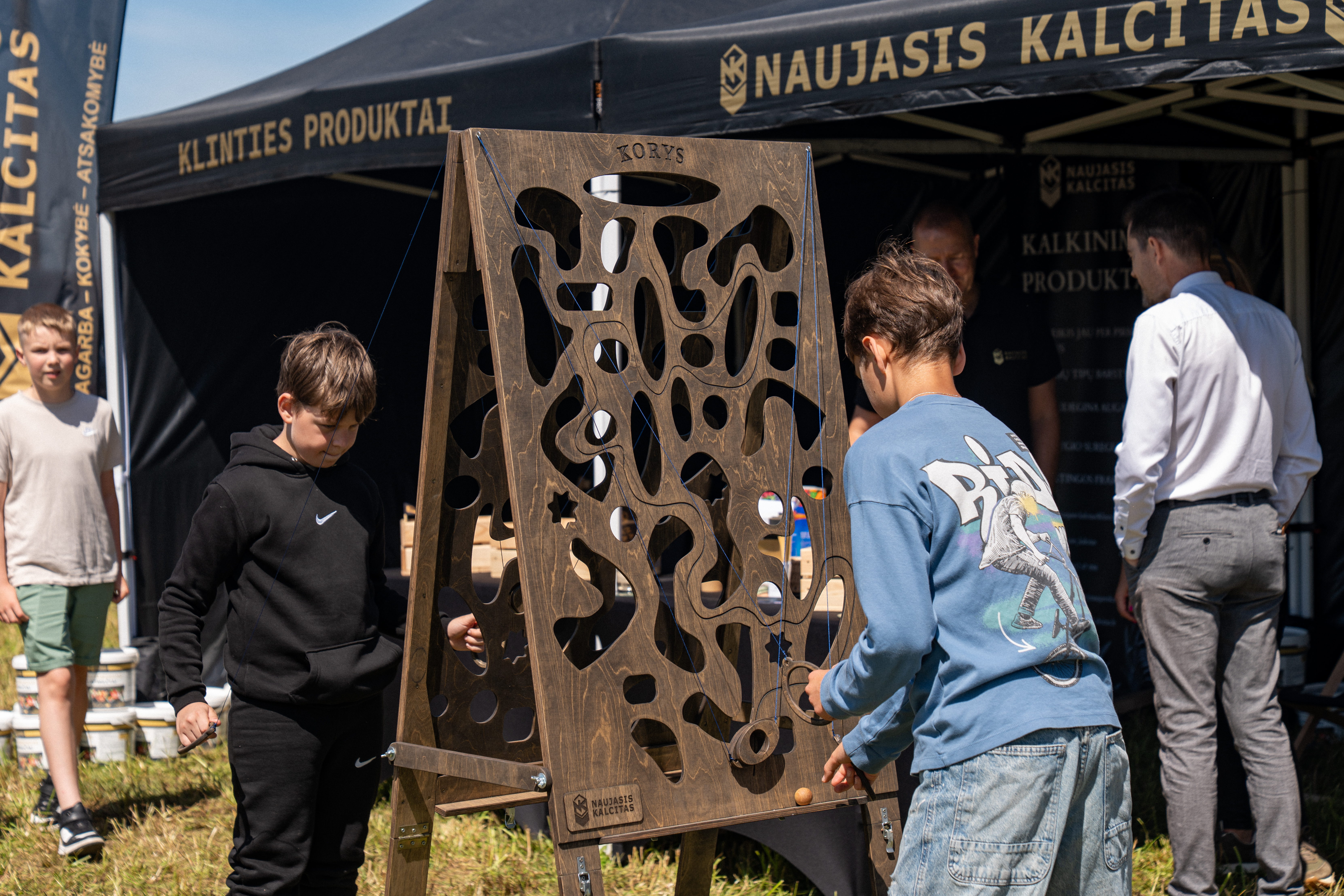 Kretingos rajone – didžiausias traktorių paradas Lietuvoje Kretingos rajone – didžiausias traktorių paradas Lietuvoje