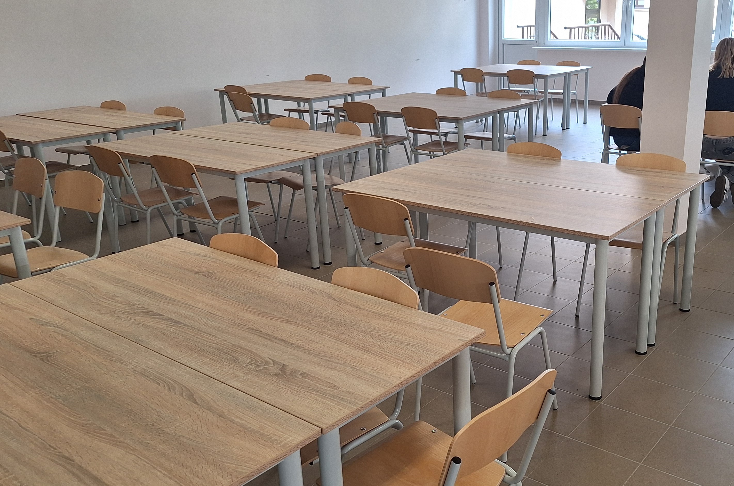 Atidaryta atnaujinta Salantų gimnazijos valgykla Atidaryta atnaujinta Salantų gimnazijos valgykla