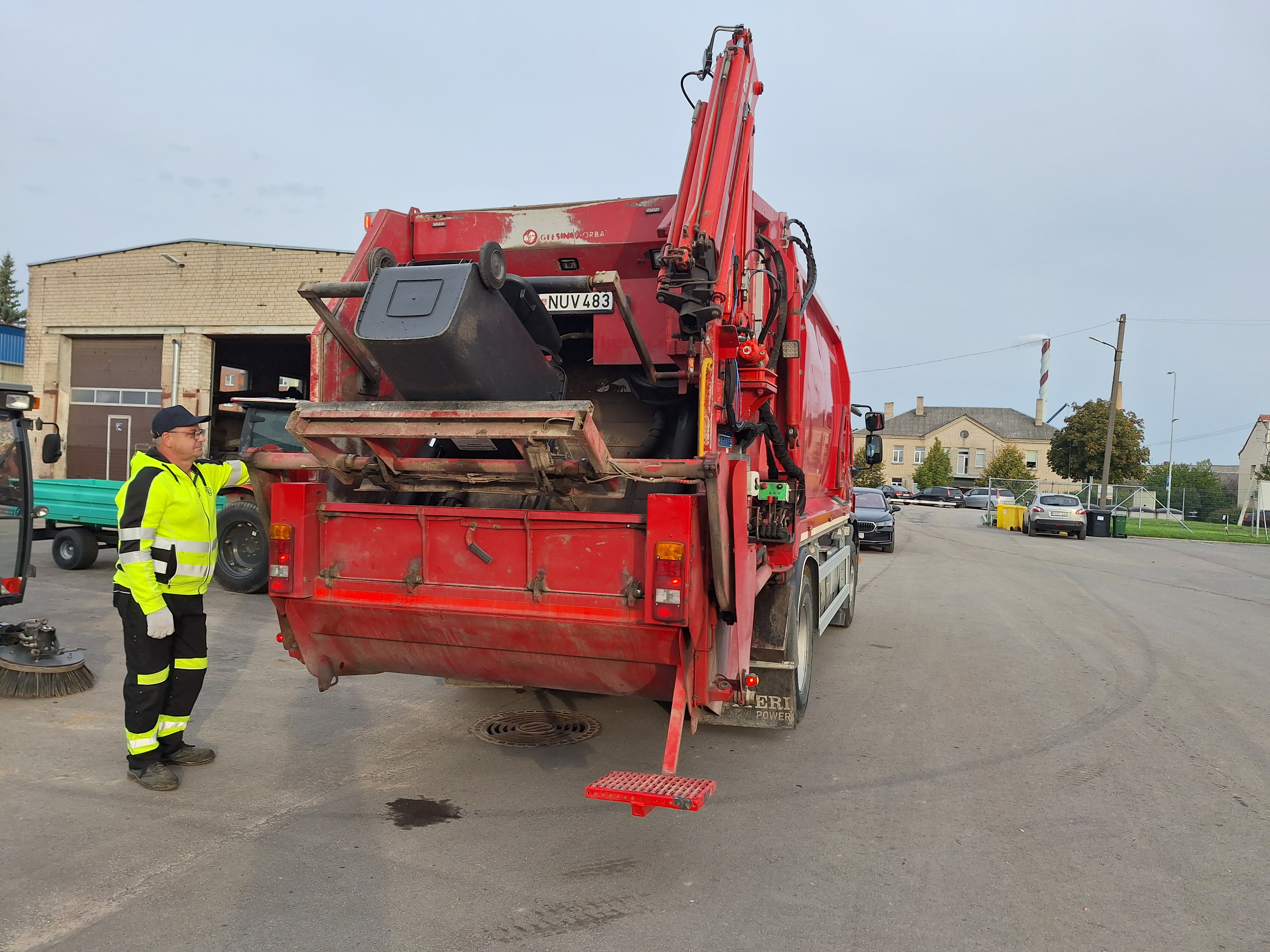 „Kretingos komunalininkas“ įsigijo modernią šiukšliavežę „Kretingos komunalininkas“ įsigijo modernią šiukšliavežę