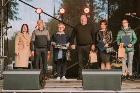 Apdovanoti  konkurso-apžiūros „Gražinkime savo aplinką“  laimėtojai 