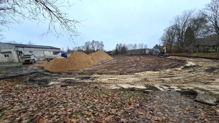 Salantų gimnazijos stadione – paruošiamieji rekonstrukcijos darbai
