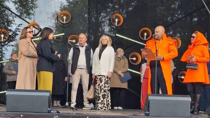 Pagerbti konkurso „Gražinkime savo aplinką“ laimėtojai ir dalyviai Pagerbti konkurso „Gražinkime savo aplinką“ laimėtojai ir dalyviai