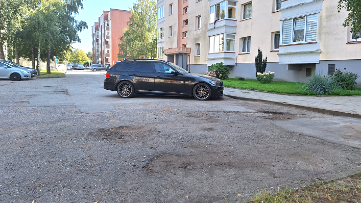 Kviečiame teikti paraiškas dėl dalinio finansavimo daugiabučių namų kiemams tvarkyti Kviečiame teikti paraiškas dėl dalinio finansavimo daugiabučių namų kiemams tvarkyti