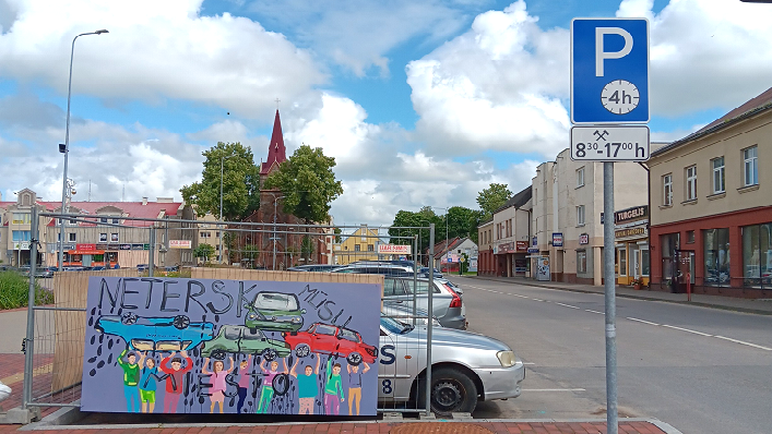 Rotušės aikštėje – naujas kelio ženklas